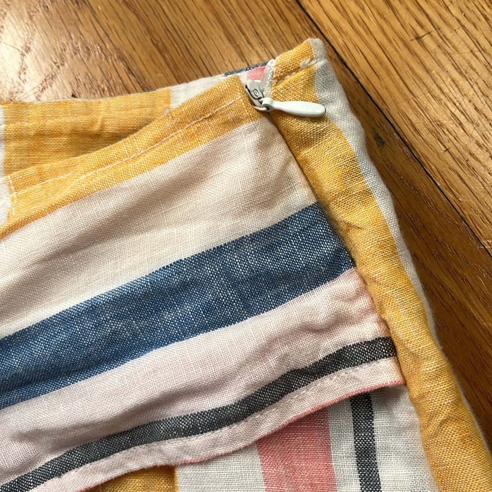 C&C CALIFORNIA 100% Linen Striped Shorts - Picture 4 of 6